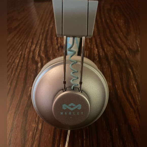Marley Positive Vibrations Earth-Friendly Headphones - Picture 7 of 8